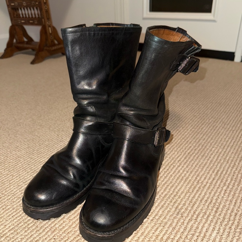 Frye Black Leather Veronica short Boots